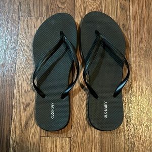 black flip flops